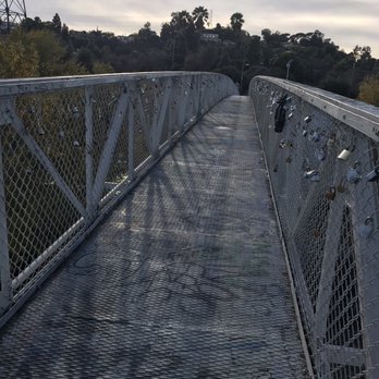 Sunnynook River Park - Bridge - Parks Near Me - Los Angeles, California