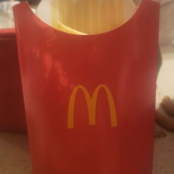 McDonald's - This McDonald's is awful, forgot my kids Apple juice and this is how they fill a Large fry (which were cold) completely unacceptable - Burgers Near Me - Glen Ellyn, Illinois