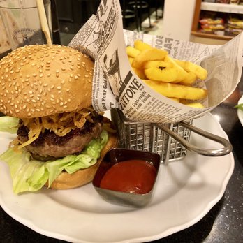 New Burger - Le Classique Burger und Pommes - Burgers Near Me - Berlin, BE New Burger - Le Classique Burger und Pommes - Burgers Near Me - Berlin, BE
