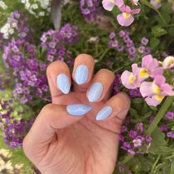 The Glamour Lounge - Manicure