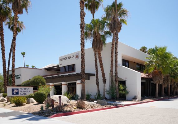 PACIFIC PREMIER BANK - Updated July 2025 - 10 Photos & 17 Reviews - 901