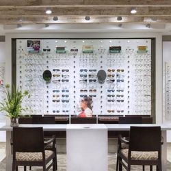 Advanced Eyecare Center- Perry