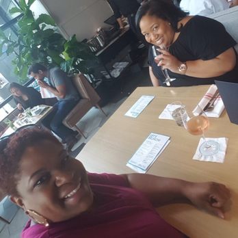 Earls Kitchen + Bar - #mysissyandme - Cocktail Bars Near Me - Plano, Texas