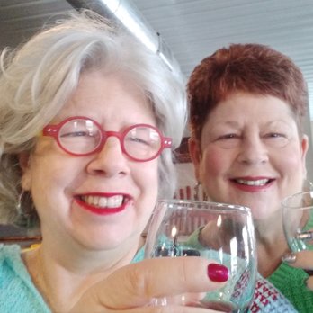 Broken Bottle Winery - Wineries Near Me - Wisconsin Dells, Wisconsin Broken Bottle Winery - Wineries Near Me - Wisconsin Dells, Wisconsin