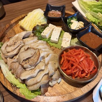 Modoo Hansang - Bossam / 오향보쌈 - Korean Near Me - Bothell, Washington