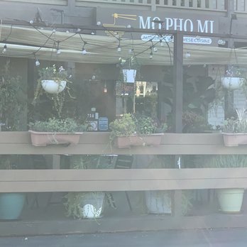 Mo Pho Mi - Outdoor patio - Vietnamese Near Me - Costa Mesa, California Mo Pho Mi - Outdoor patio - Vietnamese Near Me - Costa Mesa, California