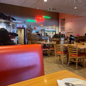 Yai's On Vermont - Inside - Thai Near Me - Los Angeles, California