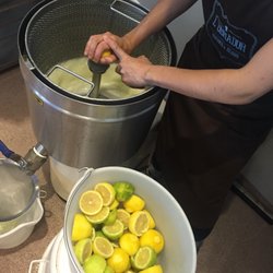 L'Obrador de Bou - Granizado de limón natural! // Fresh lemon slush! We collect the lemons from our own lemon trees!