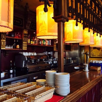 La Tagliatella - Bar area; San Miguel beer. - Italian Near Me - Barcelona, B La Tagliatella - Bar area; San Miguel beer. - Italian Near Me - Barcelona, B