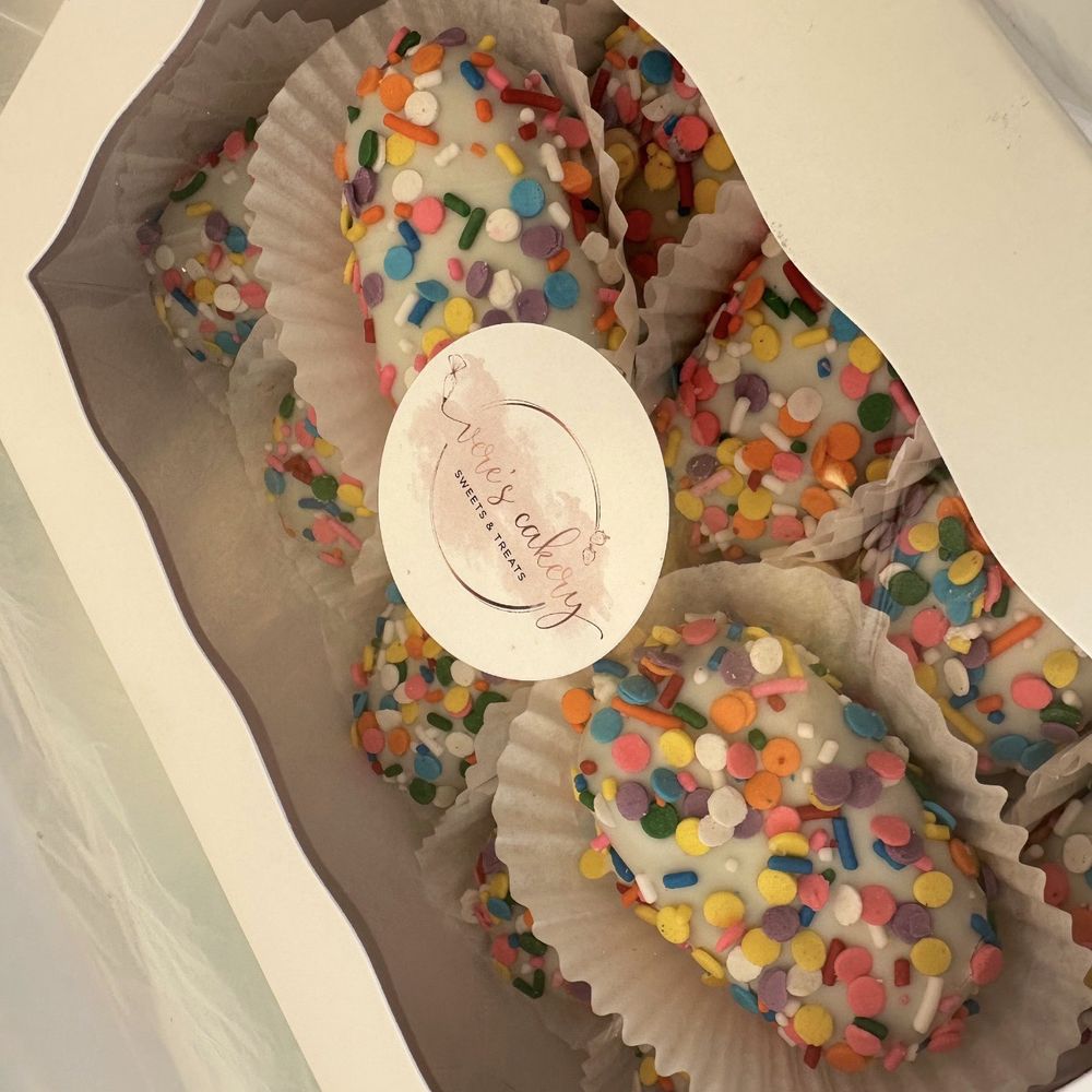 Vere’s Cakery - Cakesicle (Funfetti) - Desserts Near Me - South Gate, California Vere’s Cakery - Cakesicle (Funfetti) - Desserts Near Me - South Gate, California