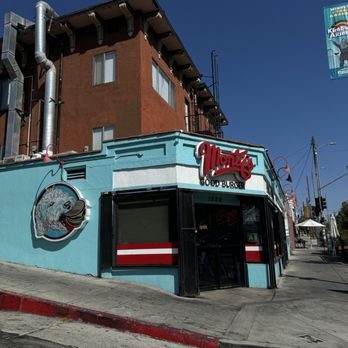Monty's Good Burger - Exterior - Burgers Near Me - Los Angeles, California