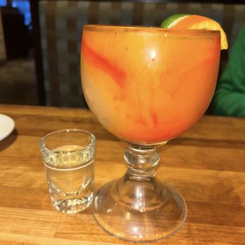 Cheddar's Scratch Kitchen - Texas Frozen Swirl - Strawberry & Mango - Comfort Food Near Me - Centerville, Ohio