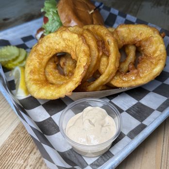 Robert's Maine Grill - Onion Rings upgrade with a sandwich - New American Near Me - Kittery, Maine