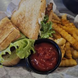 Mac's Tavern - BLT