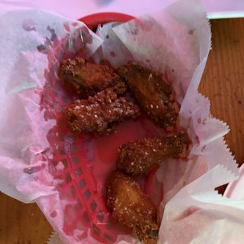 Poor People's Pub - Buff a que wings - Pubs Near Me - New Shoreham, Rhode Island