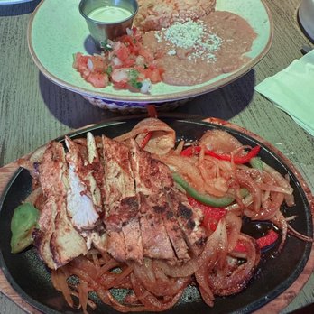 Senor Frog's - Chicken Fajitas w. Chicken - Mexican Near Me - Orlando, Florida