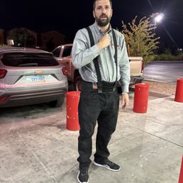 This guy took his name tag off because he's very rude and he doesn't have great customer service.