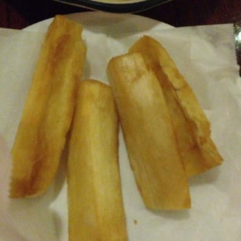 Chalan on the Beach - Fried Yuca (side dishes), interesting but not a lot of taste. 3.50$ - Latin American Near Me - Miami Beach, Florida