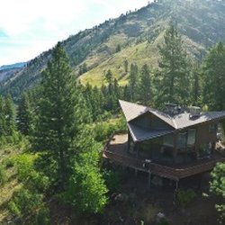Salmon River Tours - Ram House Lodge at Mackay Bar 1 to 4 night packages