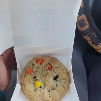 Crumbl - Davie - M&M Cookie - Bakeries Near Me - Davie, Florida Crumbl - Davie - M&M Cookie - Bakeries Near Me - Davie, Florida