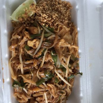 Jatujak - Pad Thai lunch special - Food Delivery Services Near Me - Toronto, Ontario