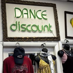 Anna Bananas Fine Consignment - The famous dance discount