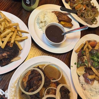 Caveman Kitchen - Pollo al mojo, Lomo saltado, bistec criollo - Latin American Near Me - Los Angeles, California Caveman Kitchen - Pollo al mojo, Lomo saltado, bistec criollo - Latin American Near Me - Los Angeles, California