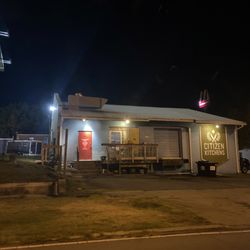 The building that home town pizza is in
