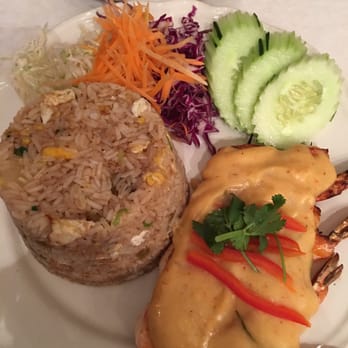 Anothai Cuisine - SHRIMP PARADISE - a combination of their pineapple fried ride and curried shrimp dish - Thai Near Me - Houston, Texas