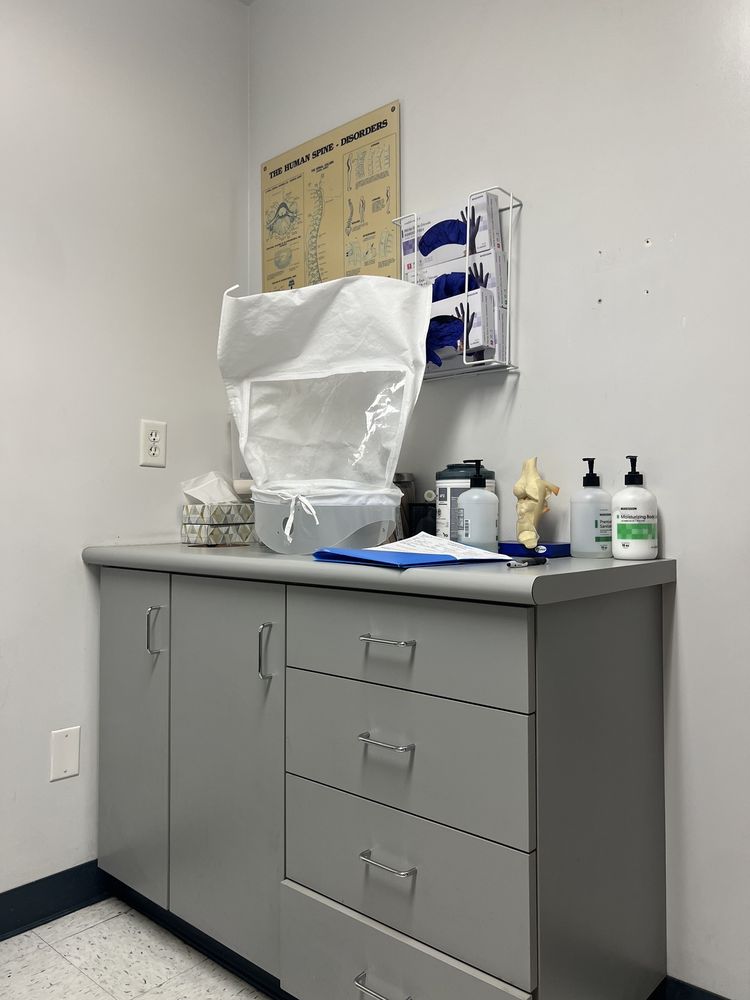 EAST EDINGER & LYON URGENT CARE Updated May 2024 12 Photos & 49