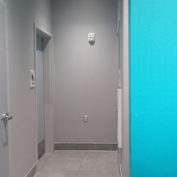 Jollibee - Hallway to restrooms. - Fast Food Near Me - Arlington, Texas