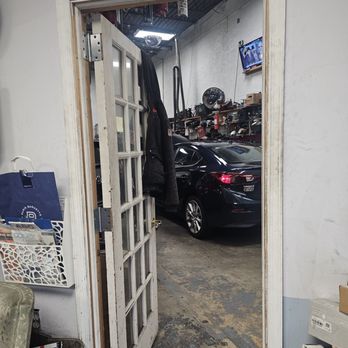 1. E & S Automotive