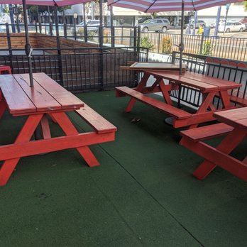 Roxys Tacos - Clean outdoor patio - Mexican Near Me - San Diego, California Roxys Tacos - Clean outdoor patio - Mexican Near Me - San Diego, California