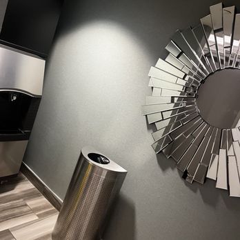 Hampton Inn Atlanta-Georgia Tech-Downtown - Hallway and Ice machine - Hotels Near Me - Atlanta, Georgia Hampton Inn Atlanta-Georgia Tech-Downtown - Hallway and Ice machine - Hotels Near Me - Atlanta, Georgia
