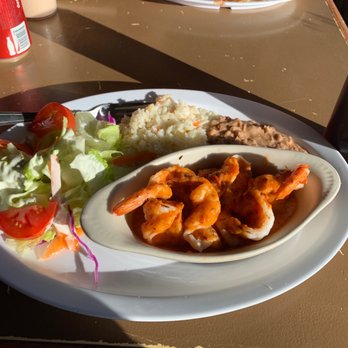 Los Panchos - Camarones a la diabla with white rice. It just looks pitiful - Seafood Near Me - Ciudad de Allende, BCN
