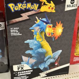 Gyarados Pokémon Jazwares Statue IG: @ammysalamii Gyarados Pokémon Jazwares Statue IG: @ammysalamii