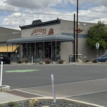 Murphy's Restaurant - Murphys at the corner of East Willis and North Cortez. - Seafood Near Me - Prescott, Arizona