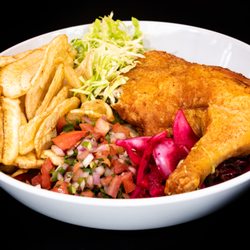 La Casa De Amigos - Pollo con Tajadas