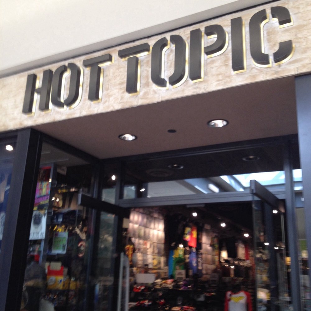 Hot Topic - Accessories Near Me - Mobile, Alabama
