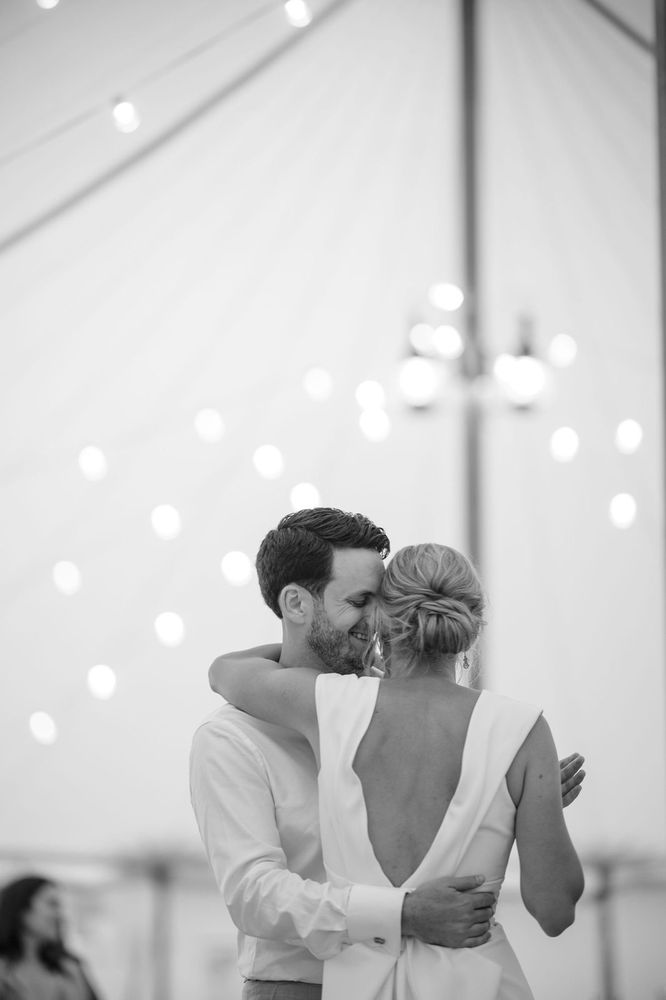 Natural Wedding Dance Logo
