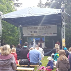 Zámecký park v Kunraticích - Divadlo v patku
