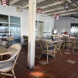 Yama Sushi on the Lake - The outdoor seating patio