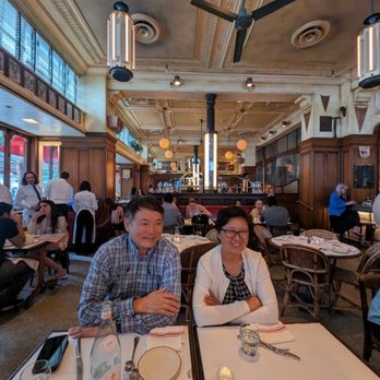 Le Diplomate - Smiles all around in this beautiful restaurant. - Brasseries Near Me - Washington, DC, District of Columbia