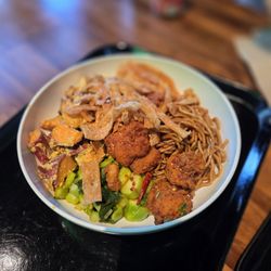 Regular Bowl- Brown Rice/Chow Mein- Spicy Chinese Broccoli/Roasted Sweet Potato and Spicy Sichuan Chicken