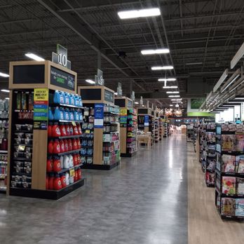 Market 32 - Grocery Near Me - Torrington, Connecticut