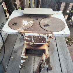 Vintage Treasures Estate Sales