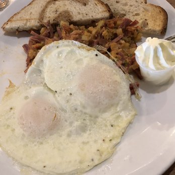 Biscottis - Corned beef hash needed more time in the pan to get (some) crisp. Good flavor though. - American Near Me - Jacksonville, Florida