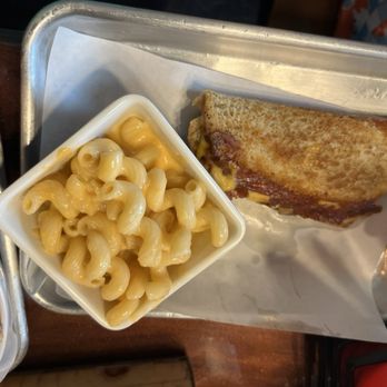 Barrister Brewing Company - Toastie and Mac n cheese - Breweries Near Me - Owosso, Michigan