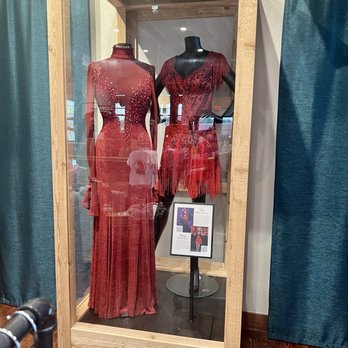 Reba's Place - Reba's red dress. - American Near Me - Atoka, Oklahoma Reba's Place - Reba's red dress. - American Near Me - Atoka, Oklahoma
