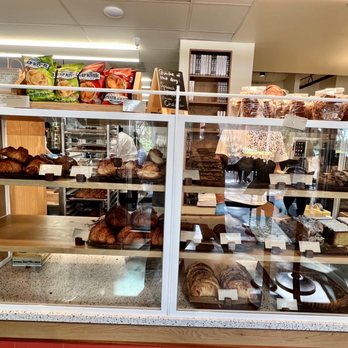 Tartine - Pasadena - Almost empty by 11 am on a weekend - Bakeries Near Me - Pasadena, California